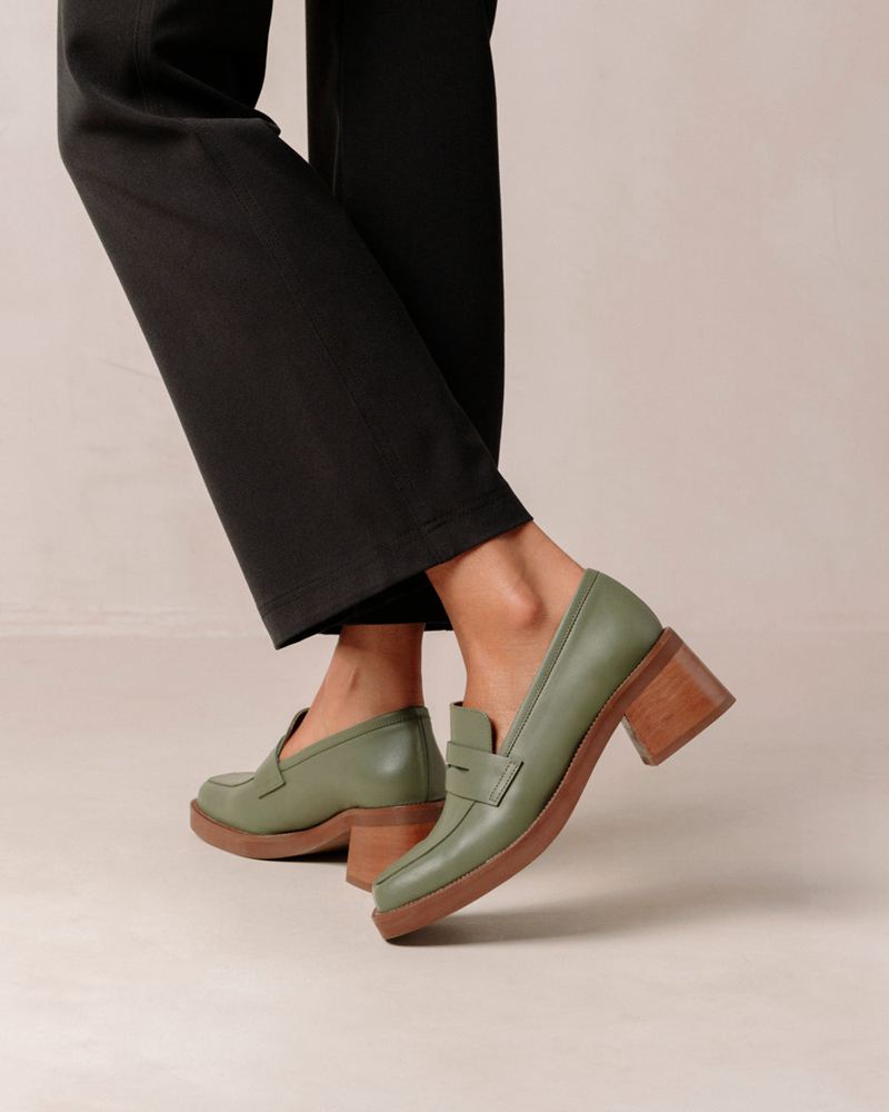 Olive Alohas Roxanne Leather Women's Loafers | JPDGC4827