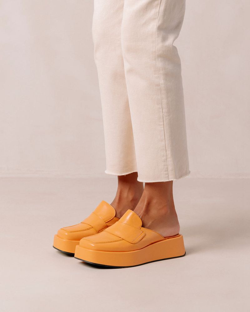 Orange Alohas Tempera Vegan Leather Women's Loafers | HVTUW6052