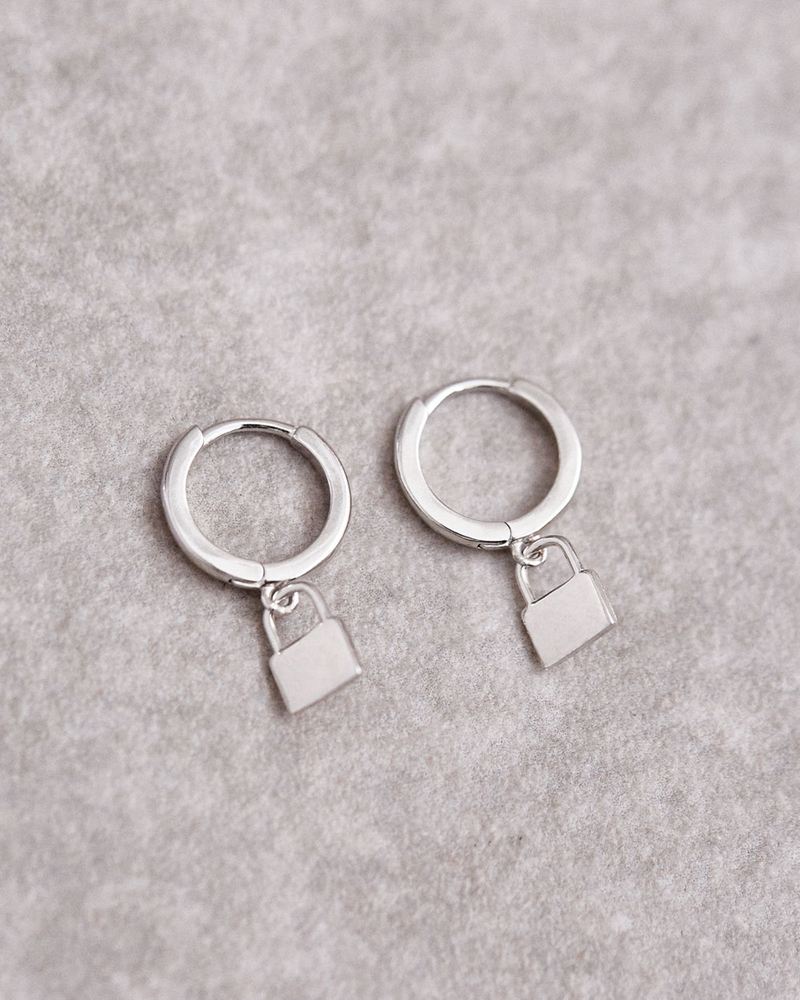 Silver Alohas Lock Women's Earrings | ZINDW3461