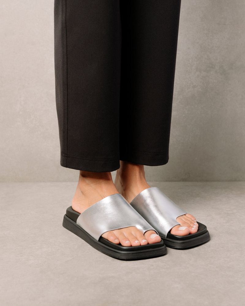 Silver Alohas Toe Ring Flop Leather Women's Sandals | YKJGD6382