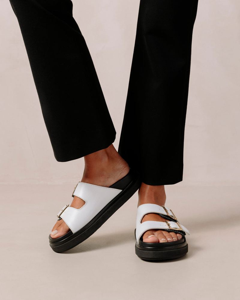 White Alohas Buckle Strap Leather Women's Sandals | RLQGJ8539