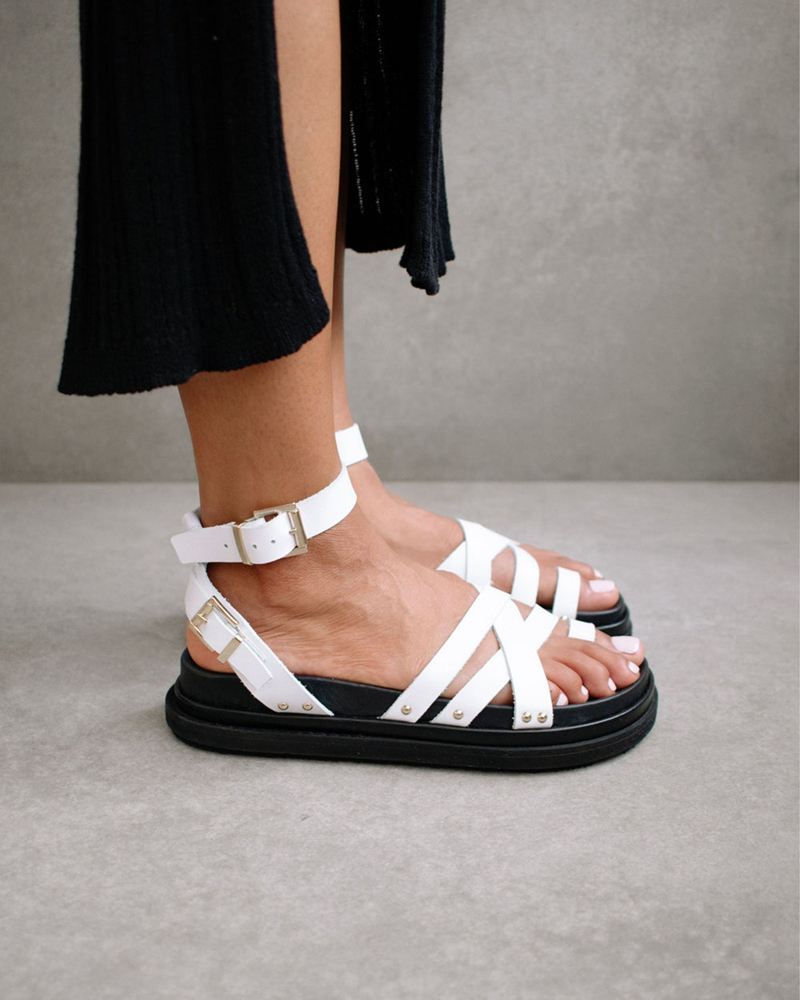 White Alohas Buckle Up Women's Sandals | KUQPY9547