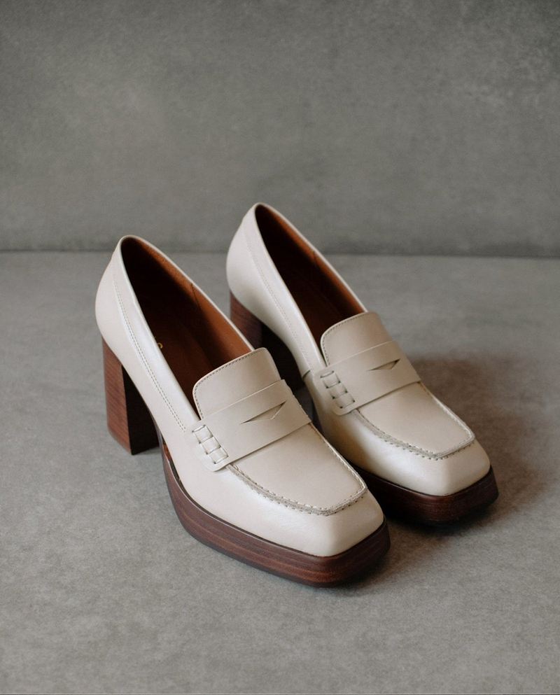 White Alohas Busy Leather Women's Loafers | QXOIT7435