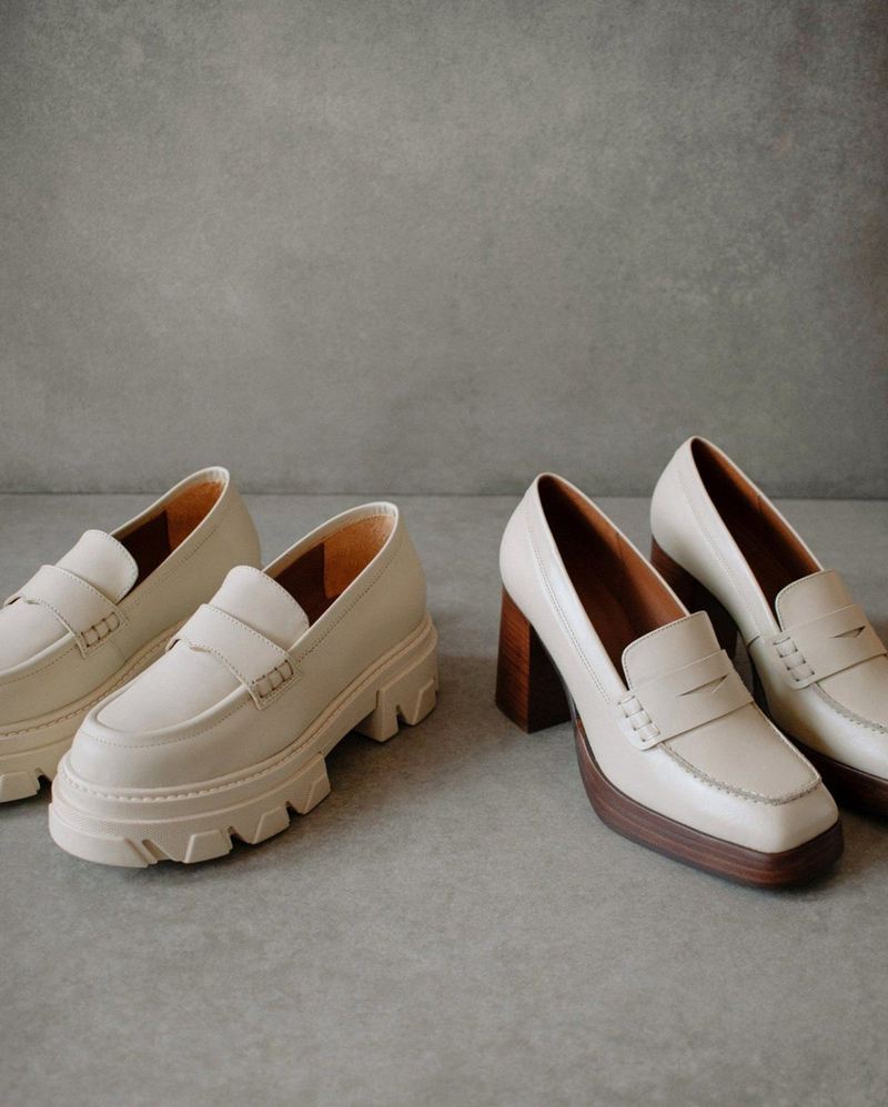 White Alohas Busy Leather Women's Loafers | QXOIT7435