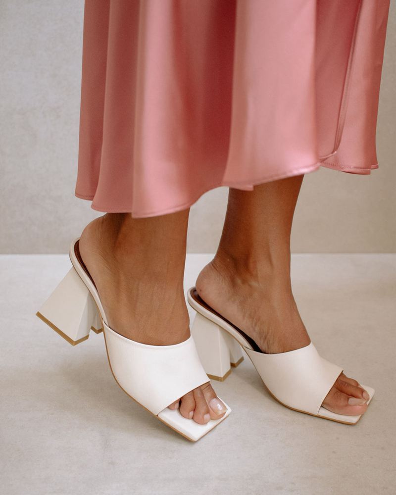 White Alohas Dune Leather Women's Mules | DXSNF2081