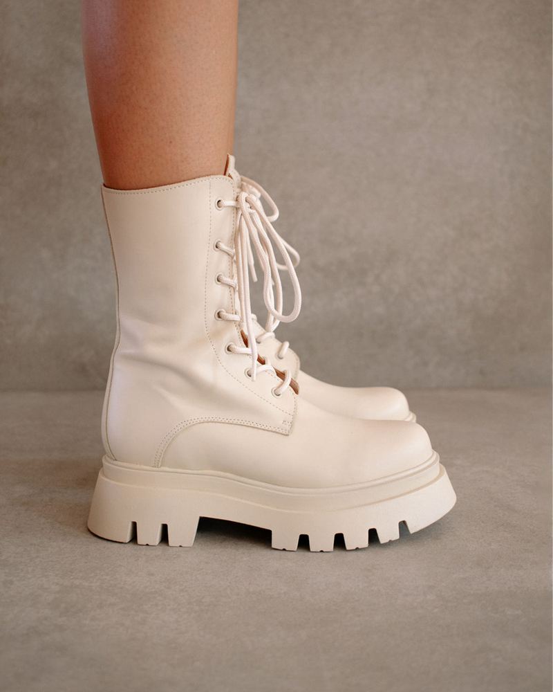 White Alohas Globetrotter Leather Women's Combat Boots | MSRCA8671