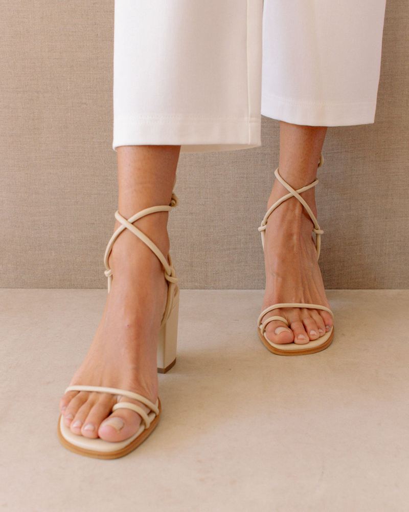 White Alohas Grace Vegan Leather Women's Sandals | KJLQI7561