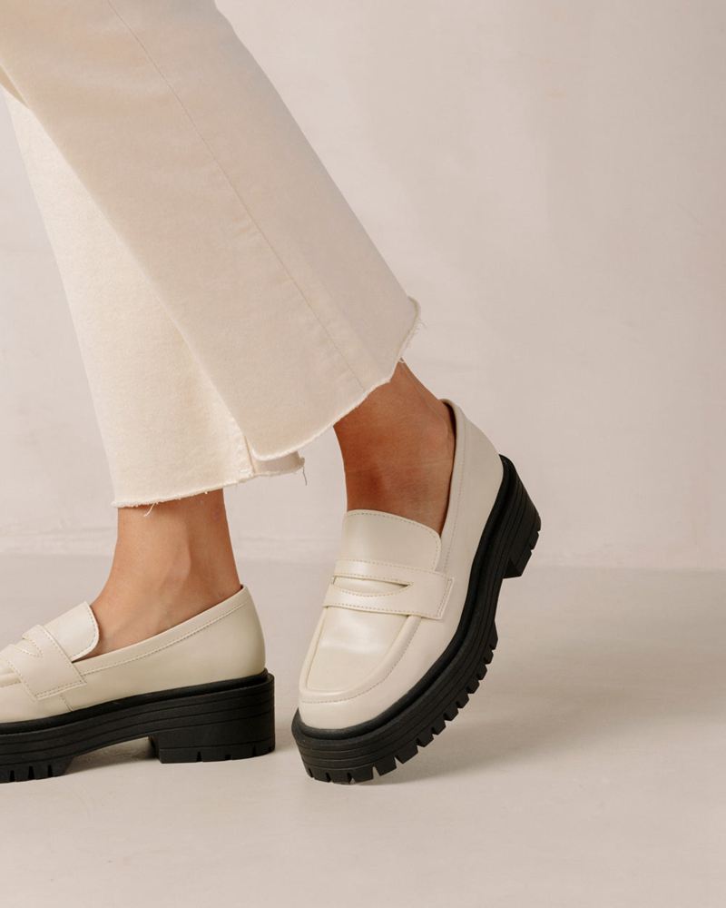 White Alohas Mask Vegan Leather Women's Loafers | TPBRN8596