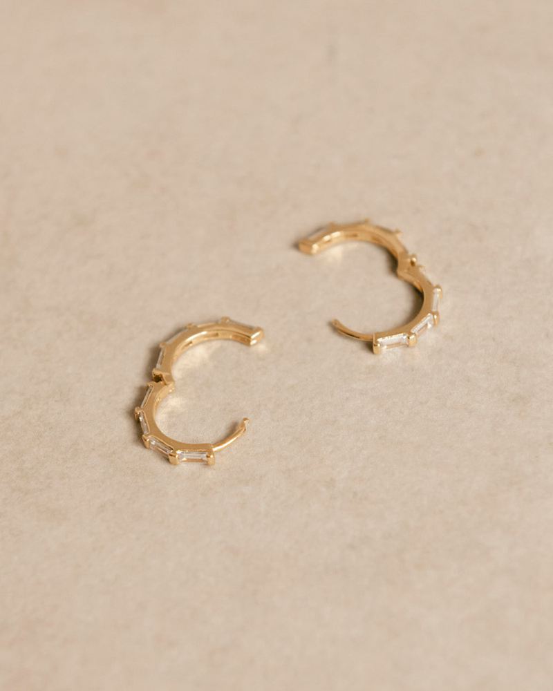 White Alohas Orlop Women's Earrings | IWZEN1980