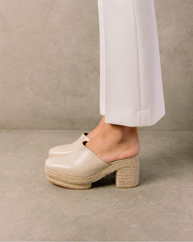 White Alohas Pico Leather Women's Mules | IHAPF4372