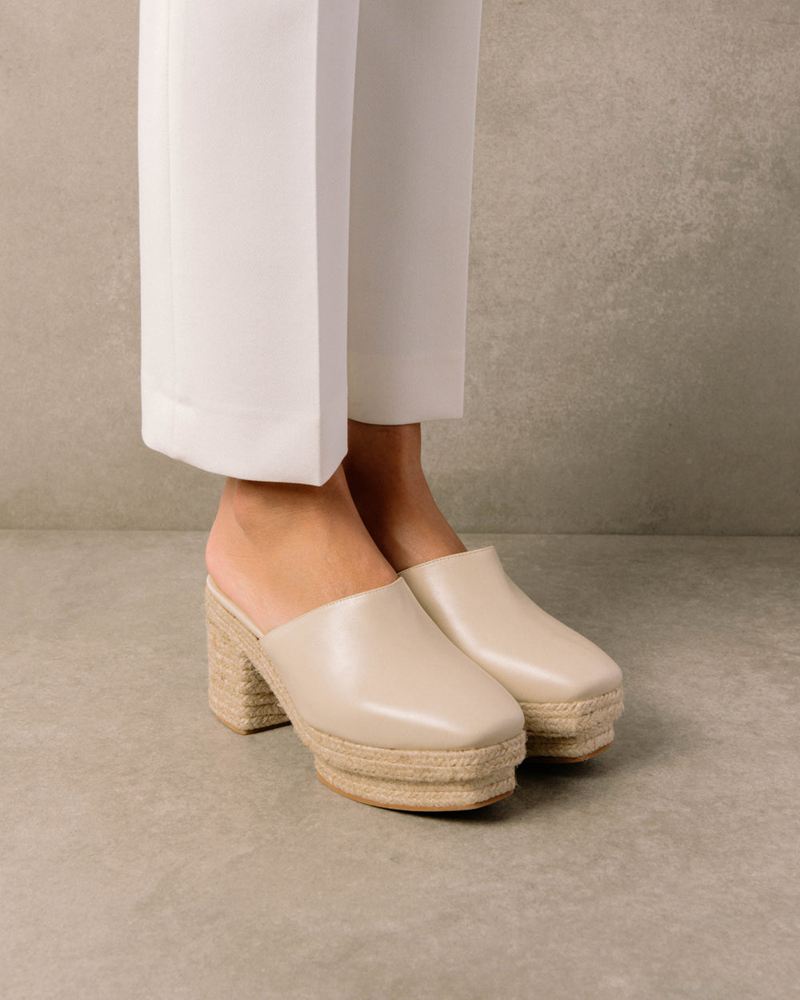 White Alohas Pico Leather Women's Mules | IHAPF4372