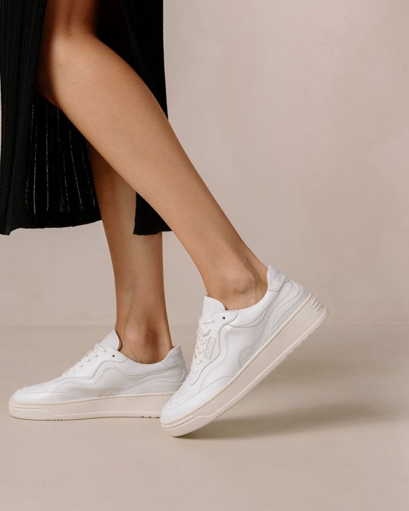 White Alohas Tb.87 Vegan Leather Women's Sneakers | UHLMF3591