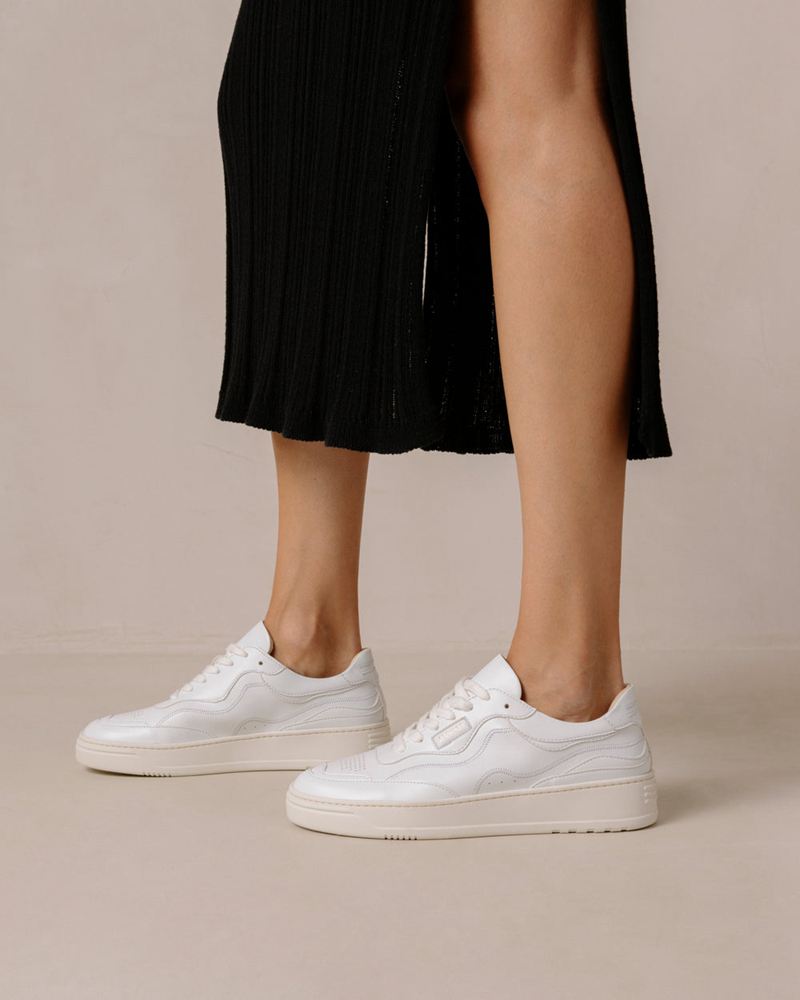 White Alohas Tb.87 Vegan Leather Women's Sneakers | UHLMF3591