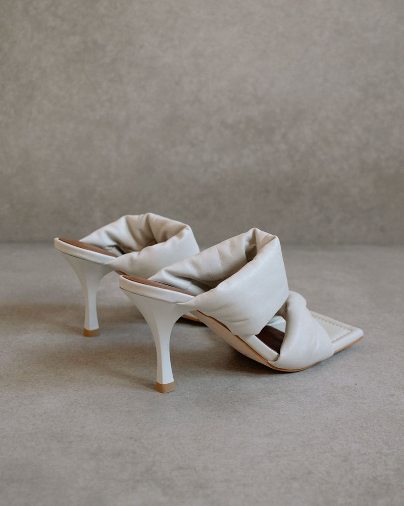 White Alohas Twist Strap Leather Women's Mules | WKBHT2013