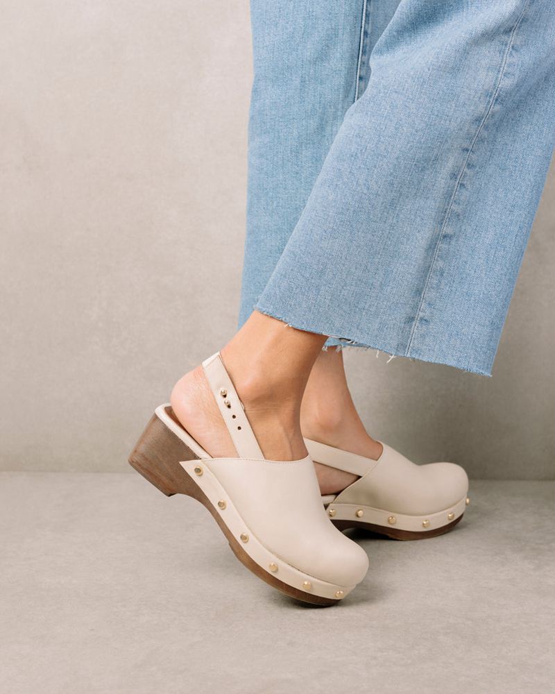 White Alohas Vinyl Leather Women's Mules | EAPDL4290