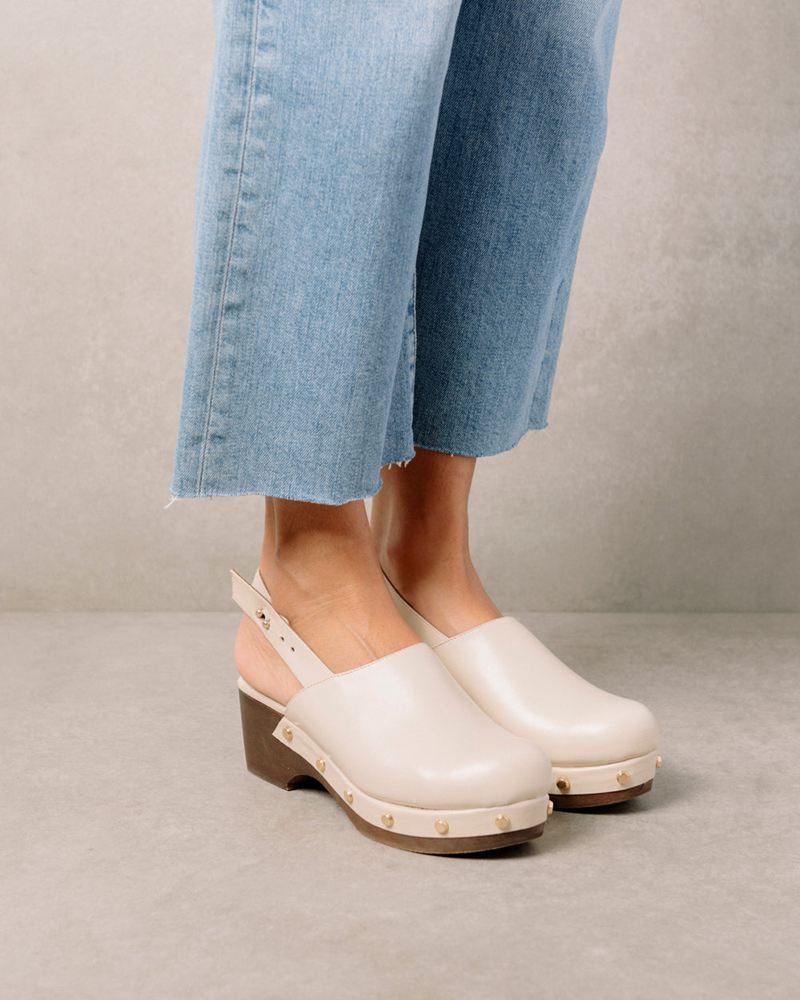 White Alohas Vinyl Leather Women's Mules | EAPDL4290