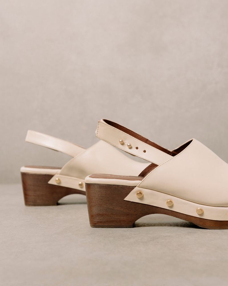 White Alohas Vinyl Leather Women's Mules | EAPDL4290