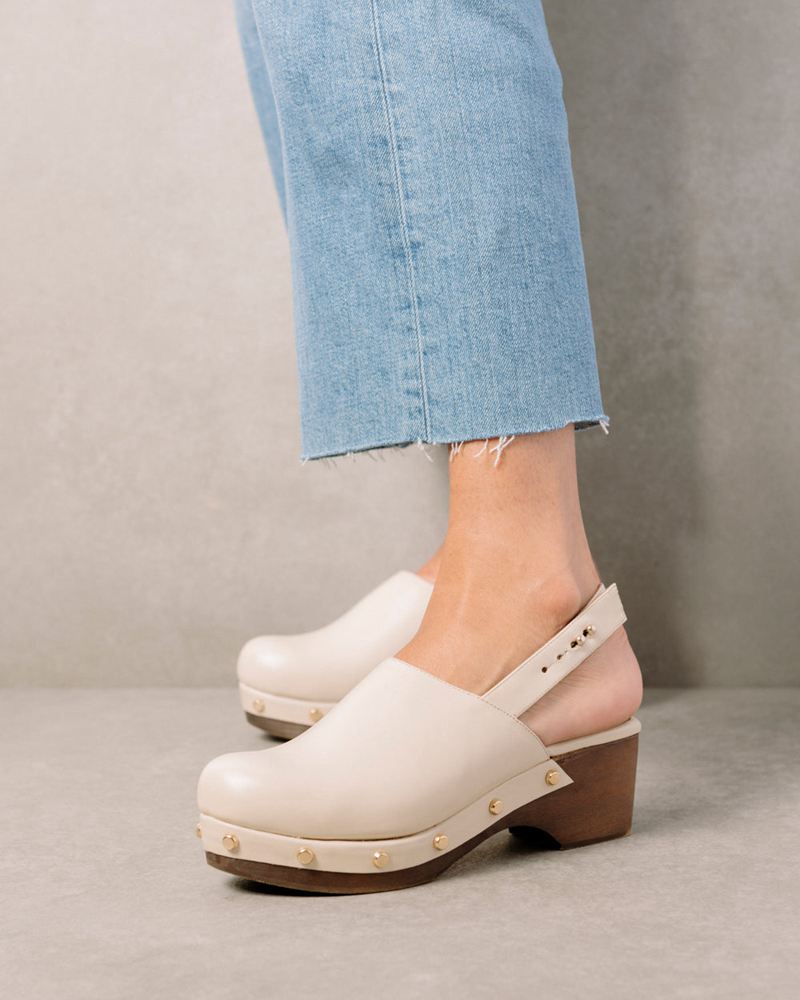 White Alohas Vinyl Leather Women's Mules | EAPDL4290