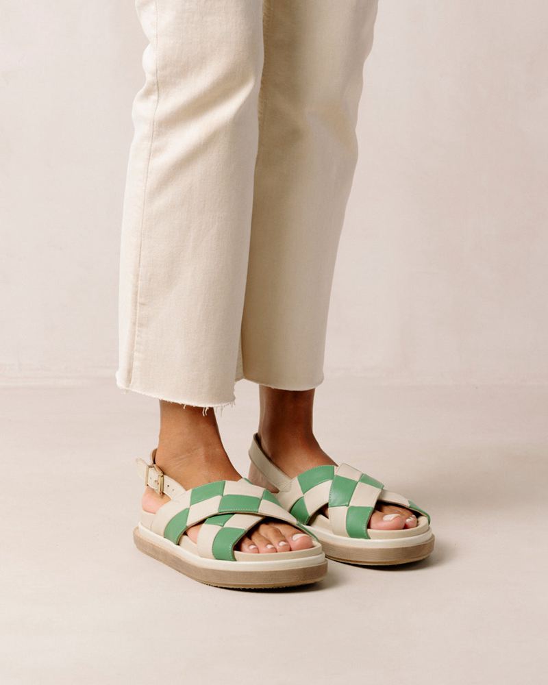 White/Green Alohas Marshmallow Scacchi Women's Sandals | TQCWY6089