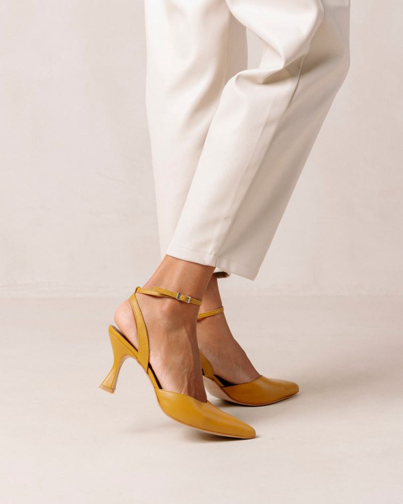 Yellow Alohas Cinderella Leather Women's Heels | QTAUO3092