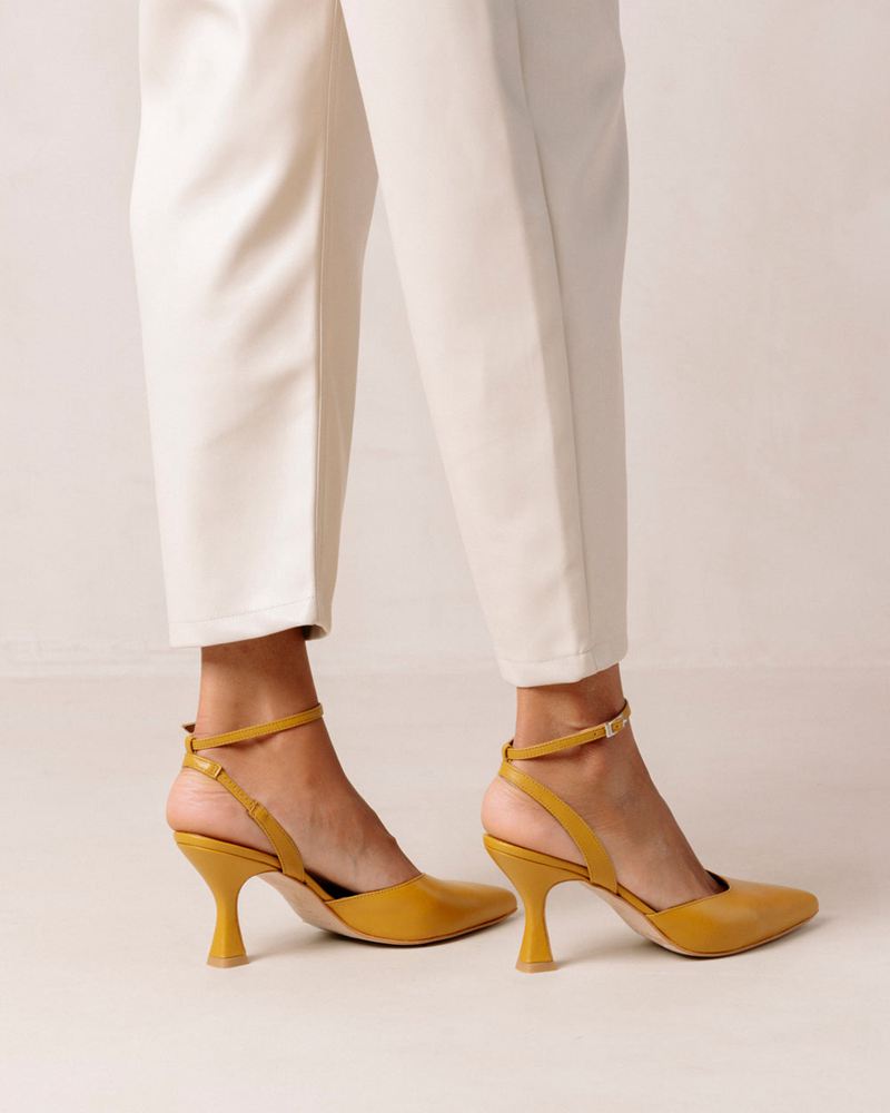 Yellow Alohas Cinderella Leather Women's Heels | QTAUO3092