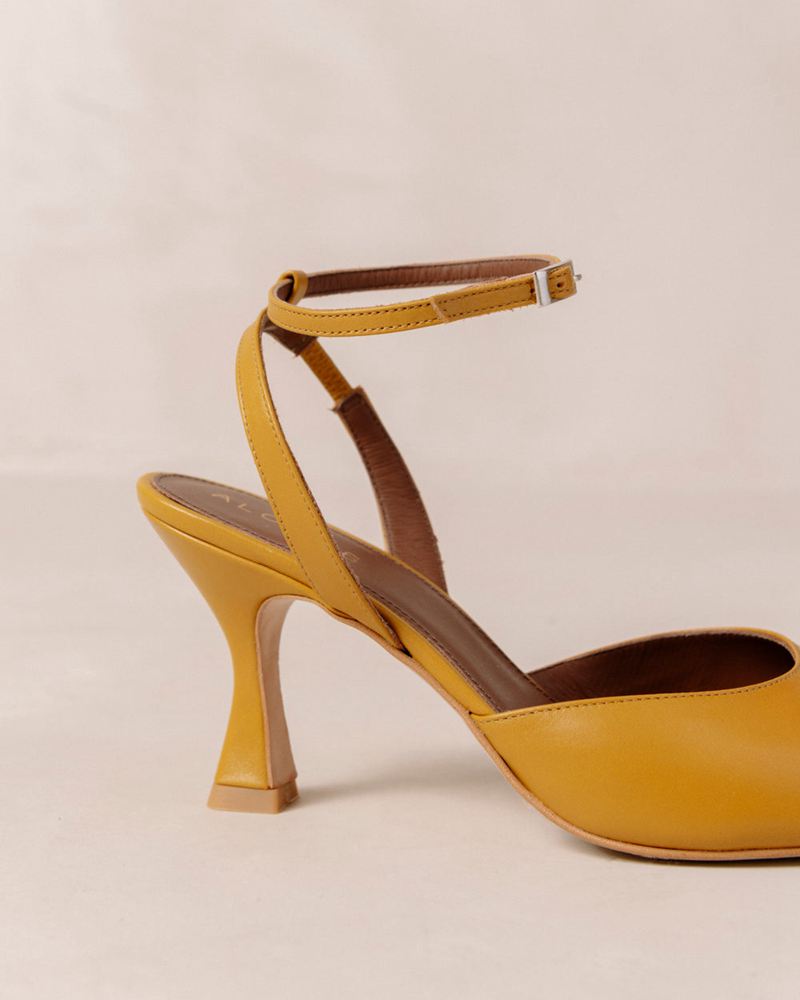 Yellow Alohas Cinderella Leather Women's Heels | QTAUO3092