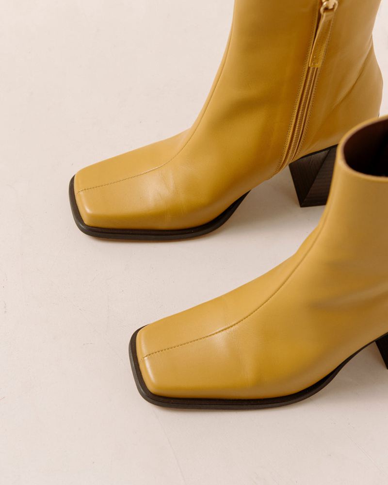 Yellow Alohas South Leather Women's Ankle Boots | MJBKQ1896