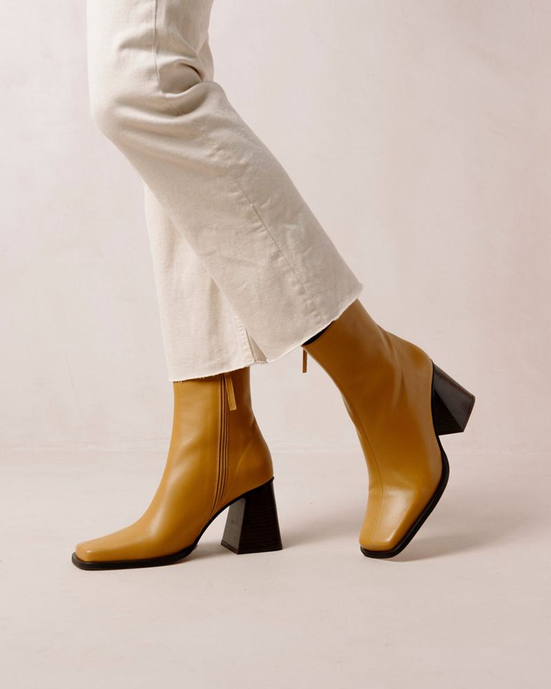 Yellow Alohas South Leather Women's Ankle Boots | MJBKQ1896