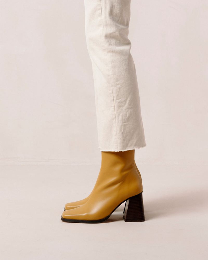 Yellow Alohas South Leather Women's Ankle Boots | MJBKQ1896